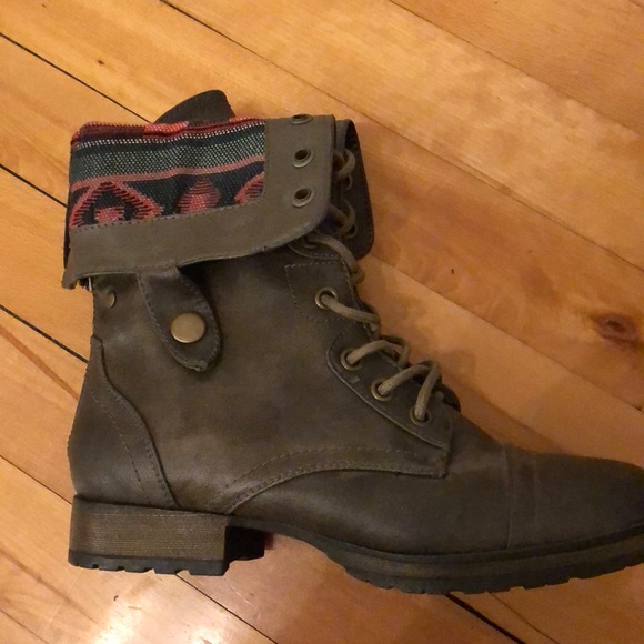 JustFab Shoes - 💰JustFab Combat Boots💰